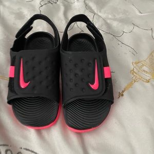 Girls Nike sandals size 9c